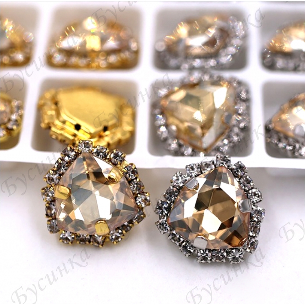 Триллиант в оправе из Страз в серебряных цапах "Золотые тени" 12мм SWA crystalls