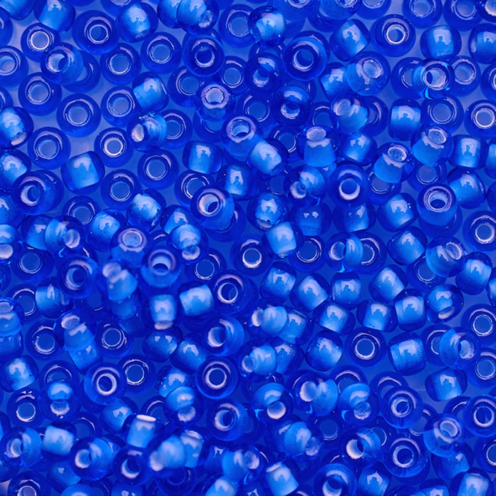Бисер Preciosa 10/0 цв. 35056, Синий прозрачный белая полоса внутри